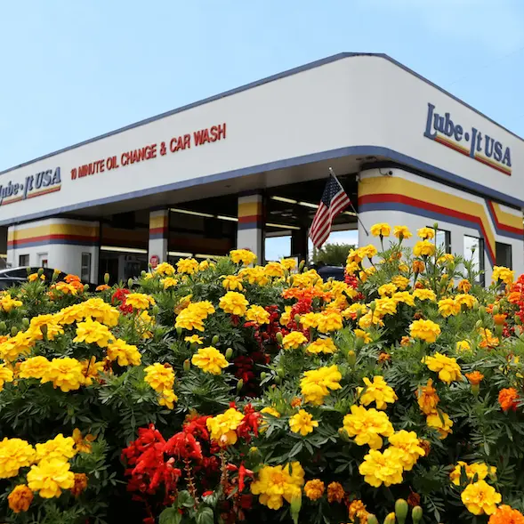 River Road Oil Change Shop